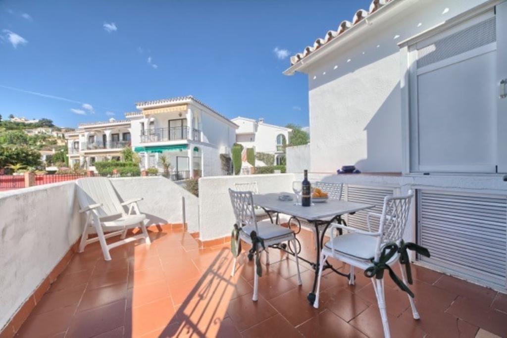 Appartement Pueblo Cortes Del Golf Estepona Exterior photo